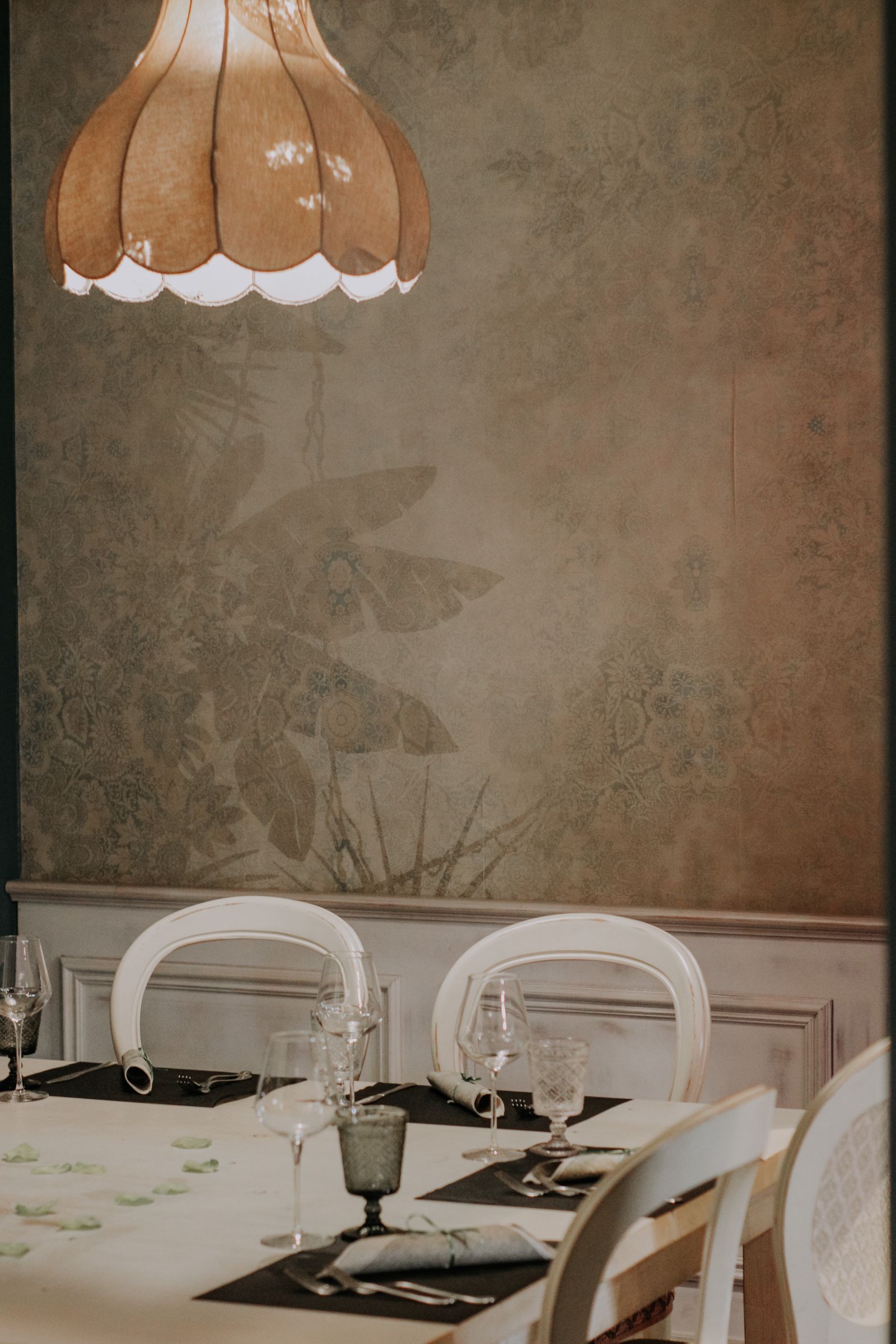 Dining room — grasscloth, four walls