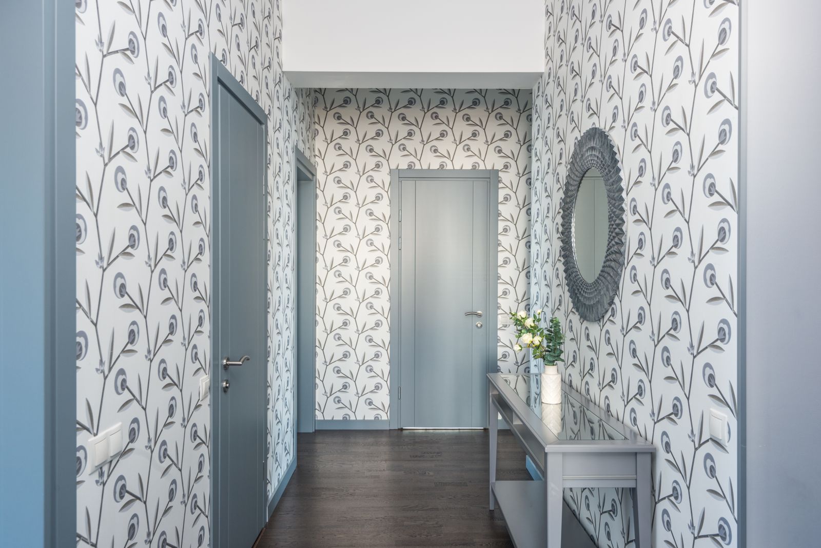 Entryways & hallways wallpaper
